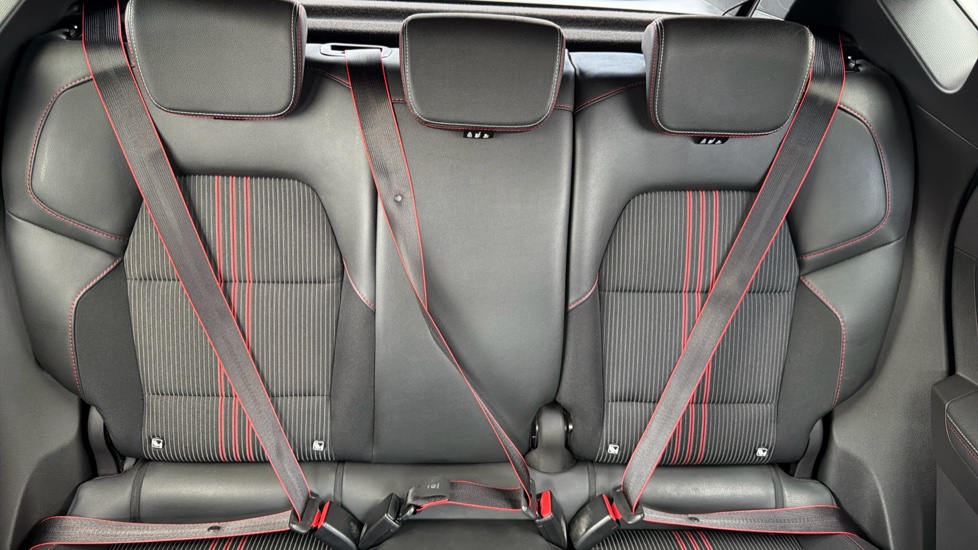 Renault Captur 1.6 E-TECH Hybrid 145 R.S. Line 5dr Auto Hybrid Hatchback - Image 15