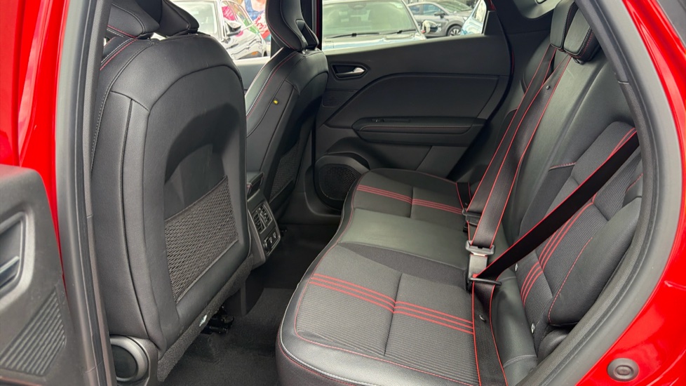 Renault Captur 1.6 E-TECH Hybrid 145 R.S. Line 5dr Auto Hybrid Hatchback - Image 16