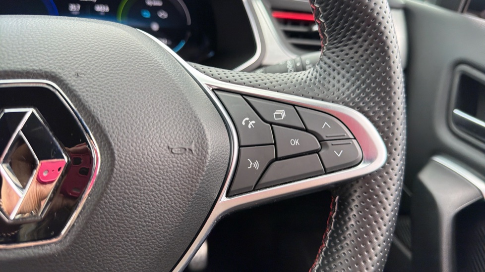 Renault Captur 1.6 E-TECH Hybrid 145 R.S. Line 5dr Auto Hybrid Hatchback - Image 22