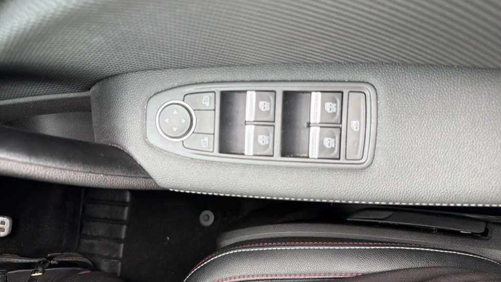 Renault Captur 1.6 E-TECH Hybrid 145 R.S. Line 5dr Auto Hybrid Hatchback - Image 28