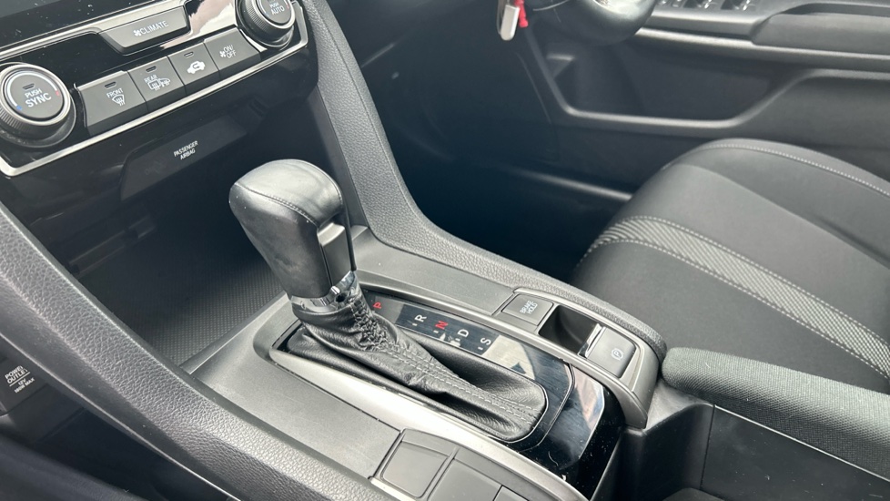 Honda Civic 1.5 VTEC Turbo Sport 5dr CVT Petrol Hatchback - Image 13
