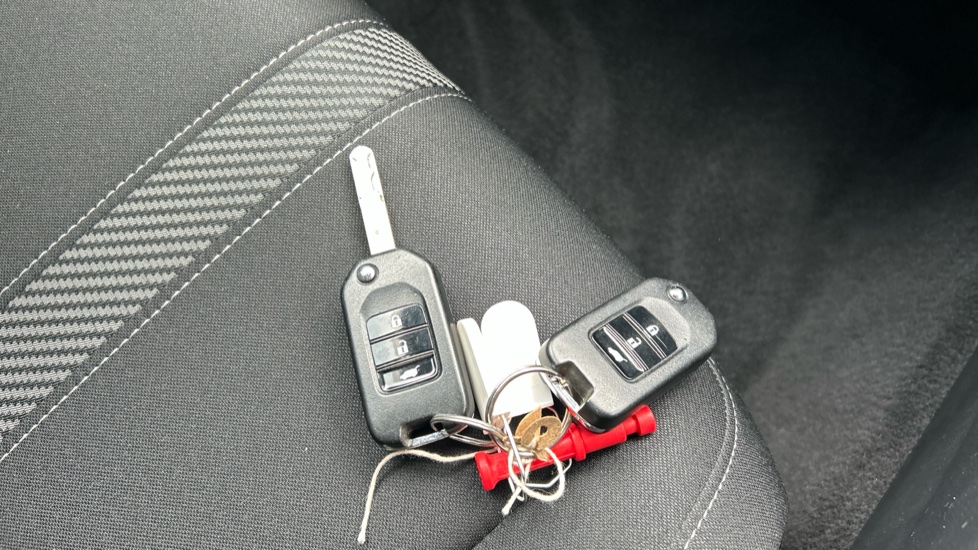 Honda Civic 1.5 VTEC Turbo Sport 5dr CVT Petrol Hatchback - Image 20