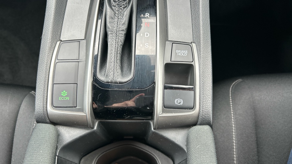Honda Civic 1.5 VTEC Turbo Sport 5dr CVT Petrol Hatchback - Image 29