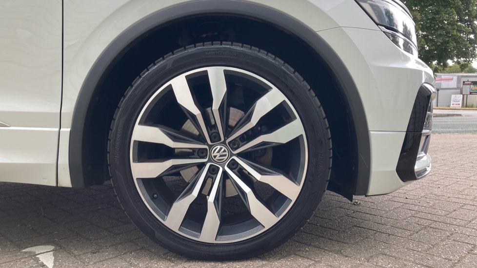 Volkswagen Tiguan 2.0 TDi 150 4Motion R-Line 5dr DSG Diesel Estate - Image 7