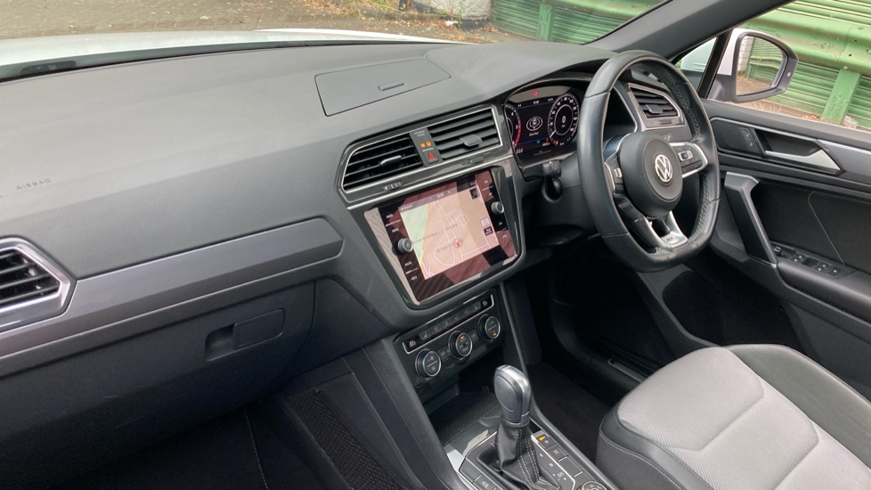 Volkswagen Tiguan 2.0 TDi 150 4Motion R-Line 5dr DSG Diesel Estate - Image 9