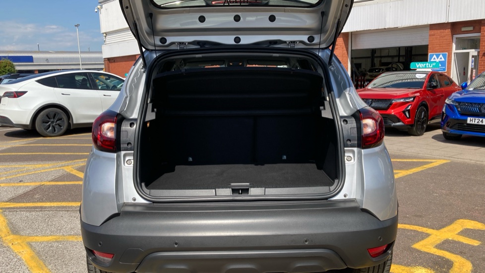 Renault Captur 1.3 TCE 130 Iconic 5dr Petrol Hatchback - Image 4