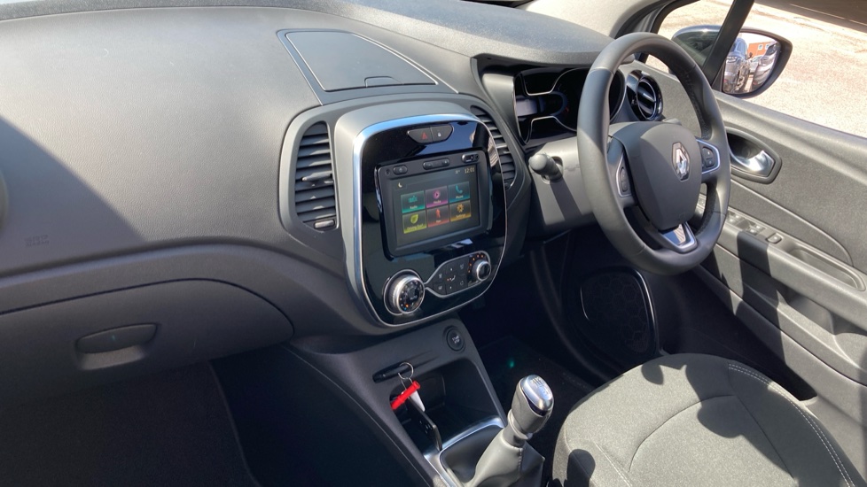 Renault Captur 1.3 TCE 130 Iconic 5dr Petrol Hatchback - Image 9