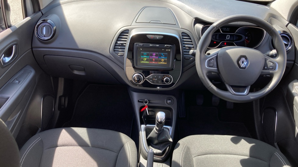 Renault Captur 1.3 TCE 130 Iconic 5dr Petrol Hatchback - Image 10