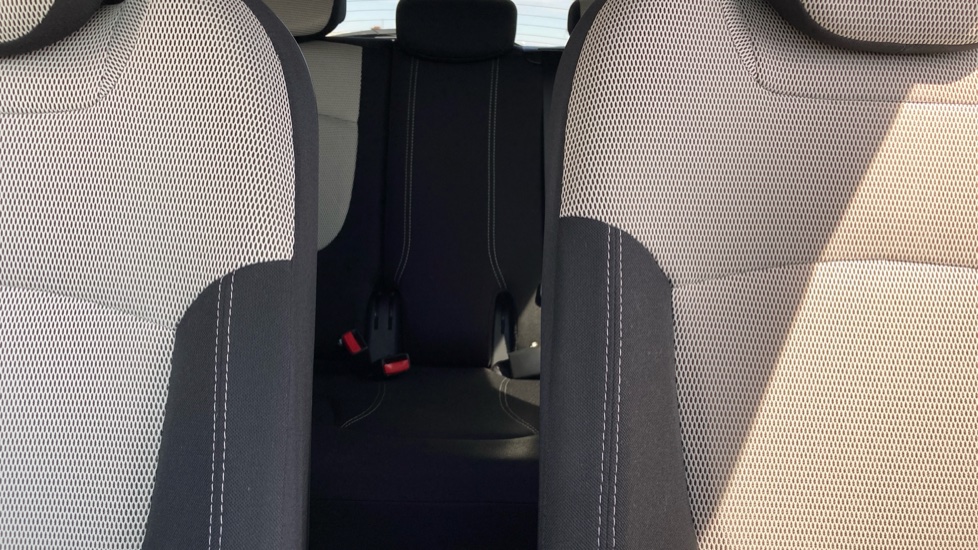 Renault Captur 1.3 TCE 130 Iconic 5dr Petrol Hatchback - Image 15