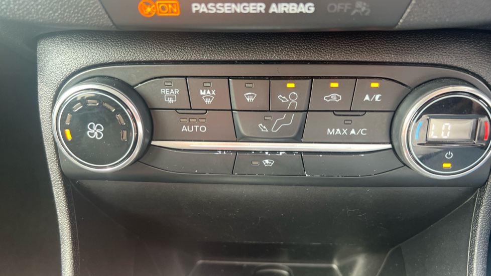 Ford Fiesta 1.0 EcoBoost Titanium 5dr Petrol Hatchback - Image 32