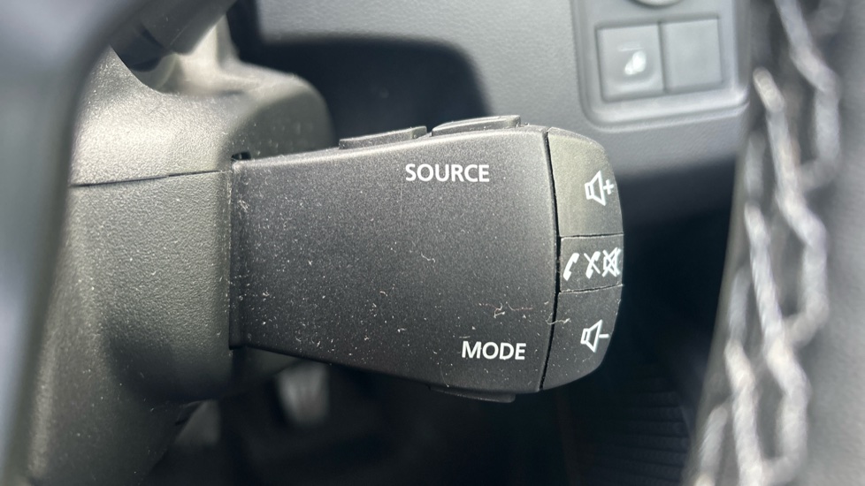 Dacia Duster 1.0 TCe 90 Prestige 5dr Petrol Estate - Image 32