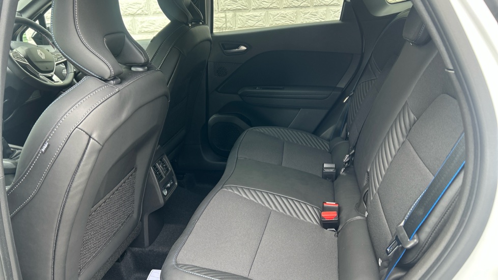Renault Symbioz 1.3 TCe 140 Techno Esprit Alpine 5dr Petrol Estate - Image 16