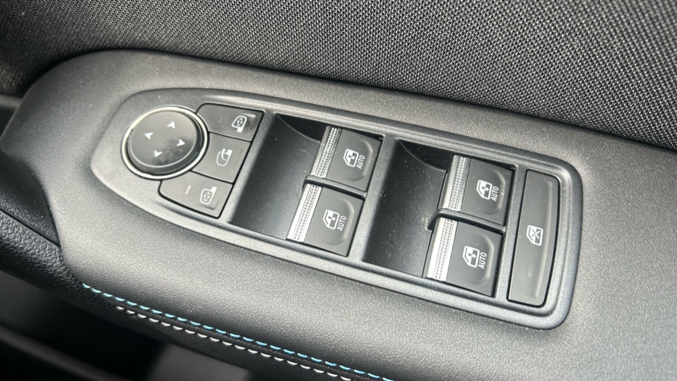 Renault Symbioz 1.3 TCe 140 Techno Esprit Alpine 5dr Petrol Estate - Image 25