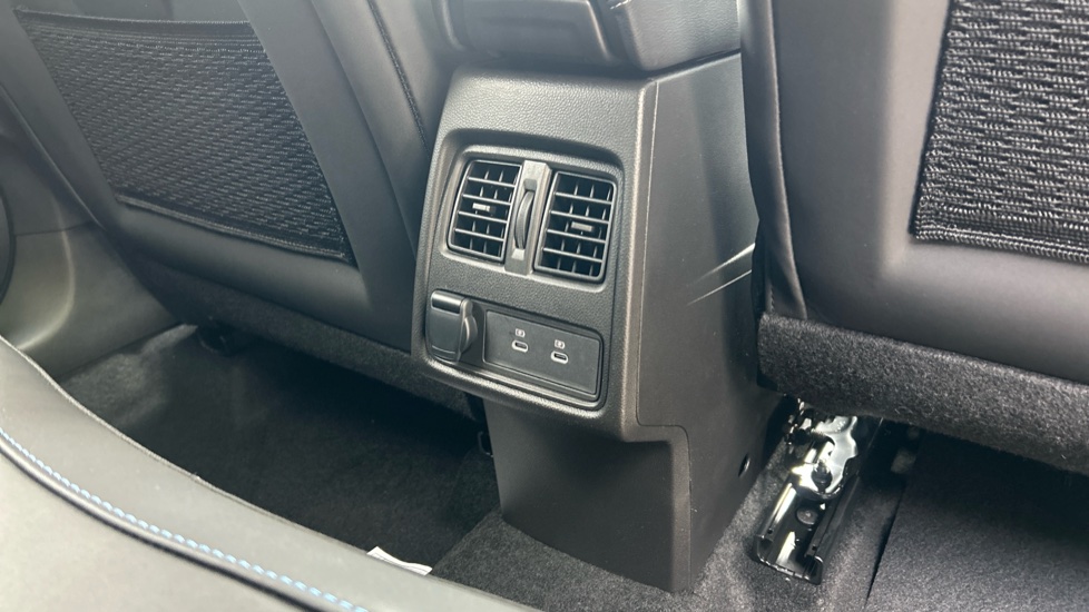 Renault Symbioz 1.3 TCe 140 Techno Esprit Alpine 5dr Petrol Estate - Image 38