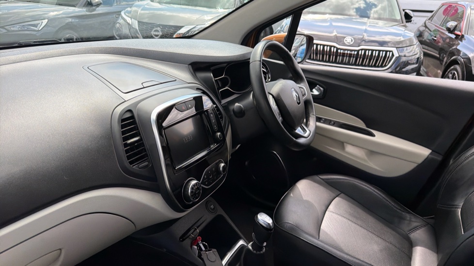 Renault Captur 1.3 TCE 130 GT Line 5dr Petrol Hatchback - Image 9