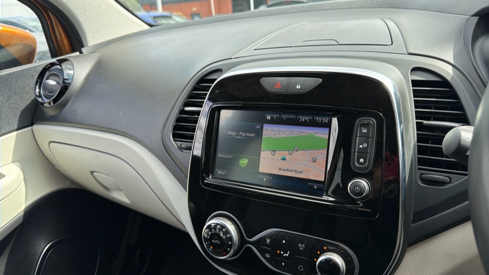 Renault Captur 1.3 TCE 130 GT Line 5dr Petrol Hatchback - Image 12