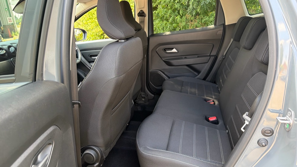 Dacia Duster 1.3 TCe 130 Journey 5dr Petrol Estate - Image 16