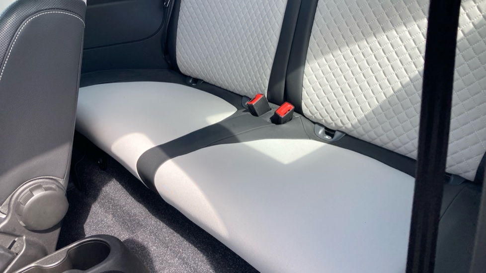 Fiat 500 1.0 Mild Hybrid Dolcevita [Part Leather] 3dr Petrol Hatchback - Image 16