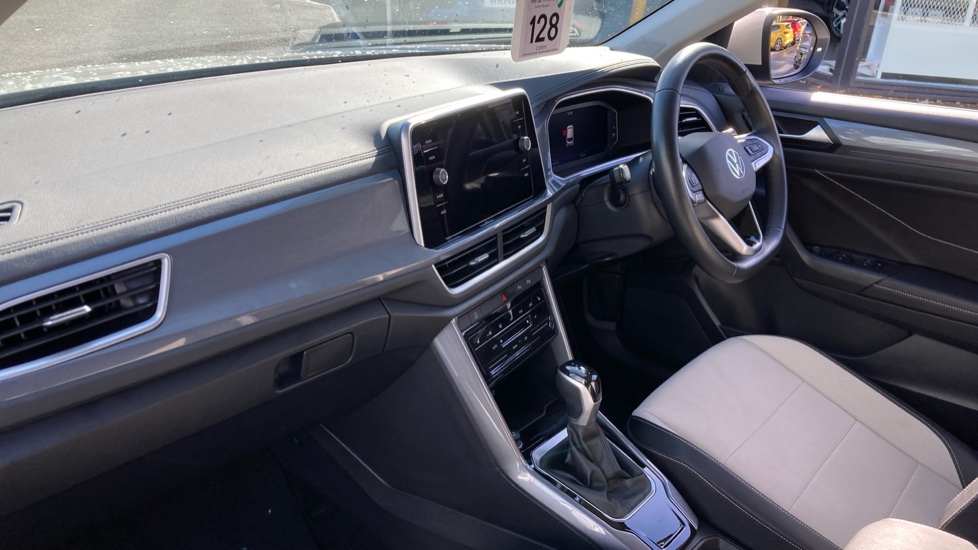 Volkswagen T-Roc 1.5 TSI Style 5dr DSG Petrol Hatchback - Image 9