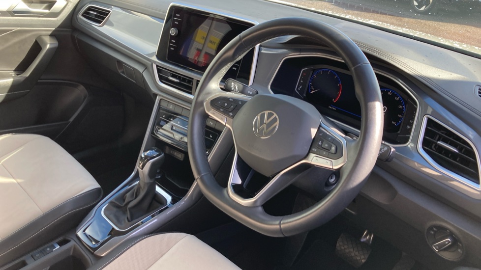 Volkswagen T-Roc 1.5 TSI Style 5dr DSG Petrol Hatchback - Image 11
