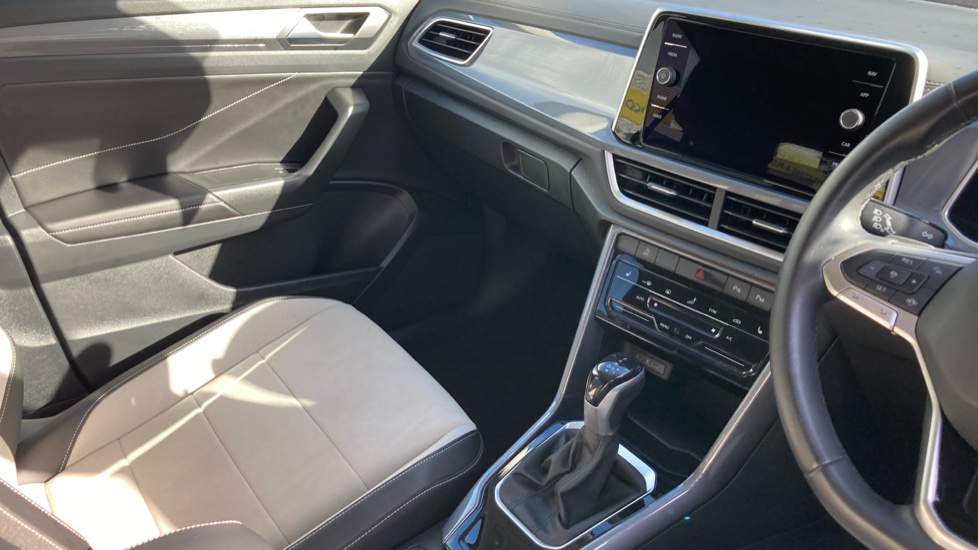 Volkswagen T-Roc 1.5 TSI Style 5dr DSG Petrol Hatchback - Image 14