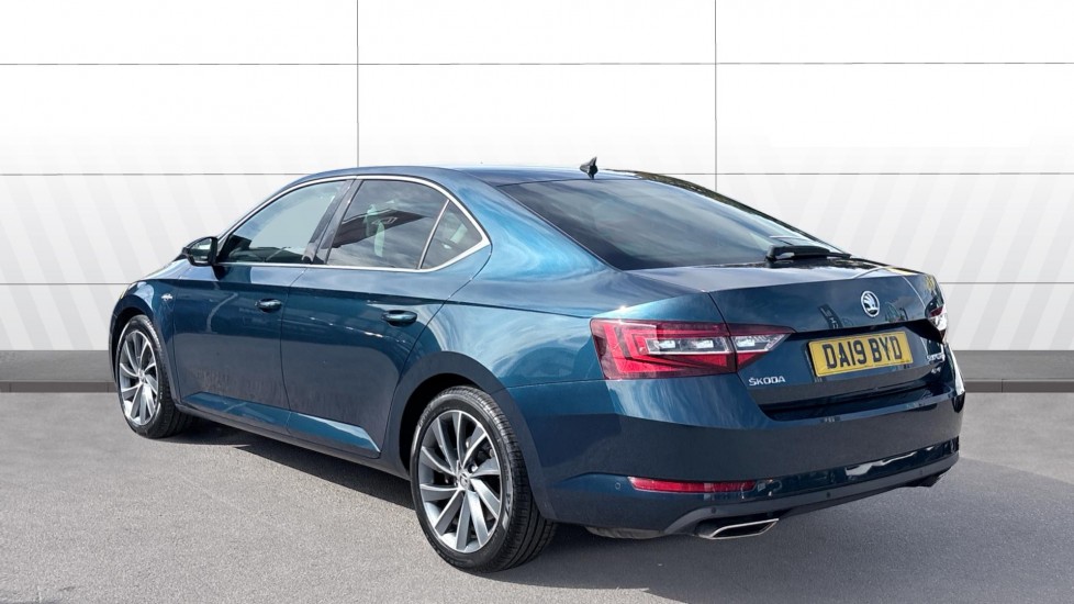 Skoda Superb 2.0 TSI 272 Laurin + Klement 4X4 5dr DSG Petrol Hatchback - Image 2