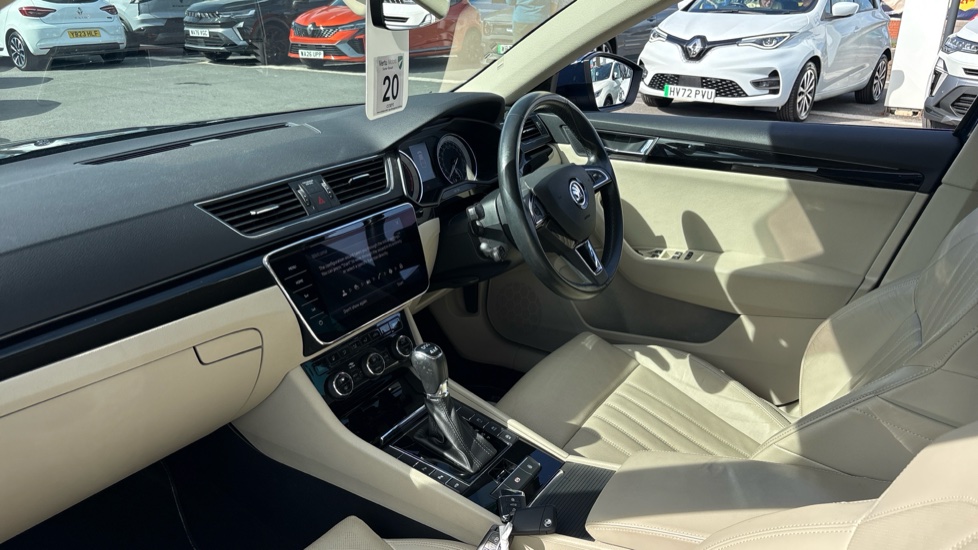Skoda Superb 2.0 TSI 272 Laurin + Klement 4X4 5dr DSG Petrol Hatchback - Image 9