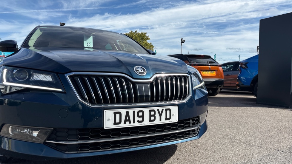 Skoda Superb 2.0 TSI 272 Laurin + Klement 4X4 5dr DSG Petrol Hatchback - Image 64