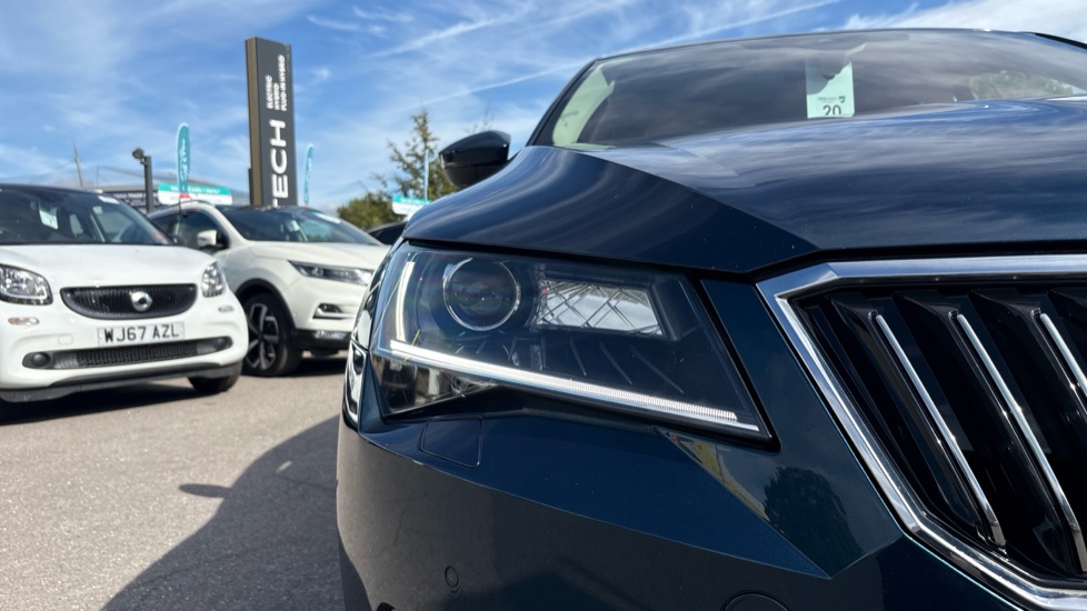 Skoda Superb 2.0 TSI 272 Laurin + Klement 4X4 5dr DSG Petrol Hatchback - Image 65