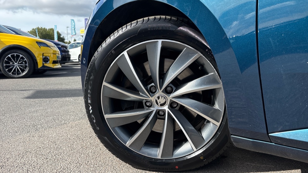Skoda Superb 2.0 TSI 272 Laurin + Klement 4X4 5dr DSG Petrol Hatchback - Image 66