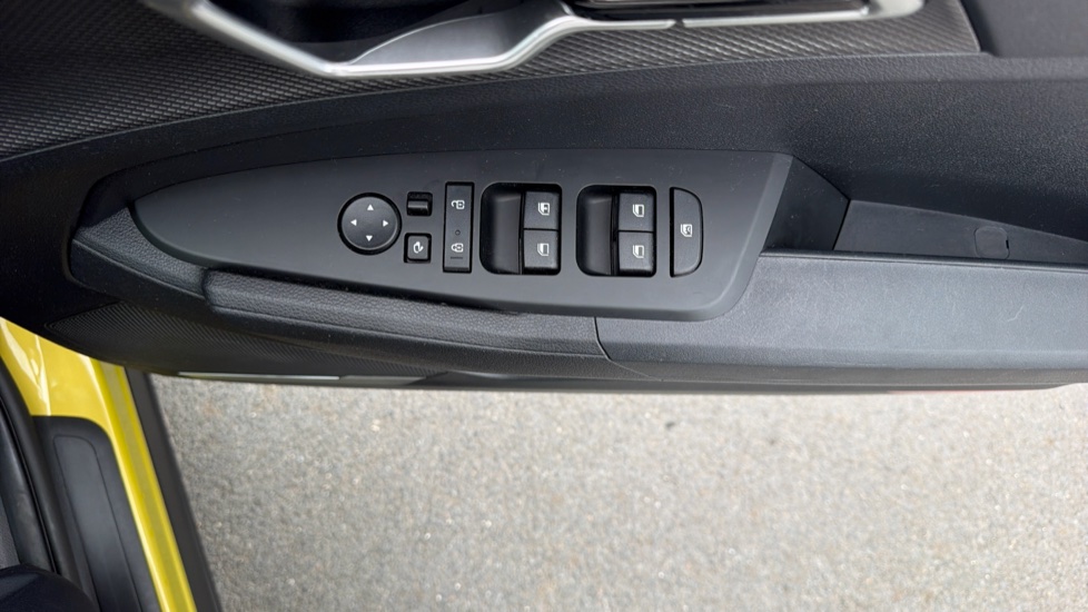 Kia Sportage 1.6T GDi ISG 2 5dr Petrol Estate - Image 32