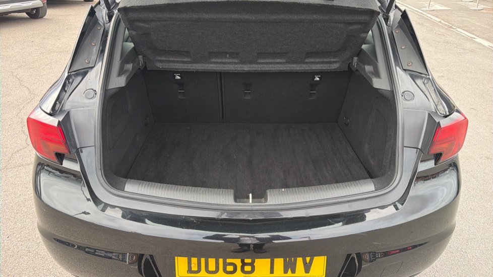 Vauxhall Astra 1.6T 16V 200 SRi Nav 5dr Petrol Hatchback - Image 4