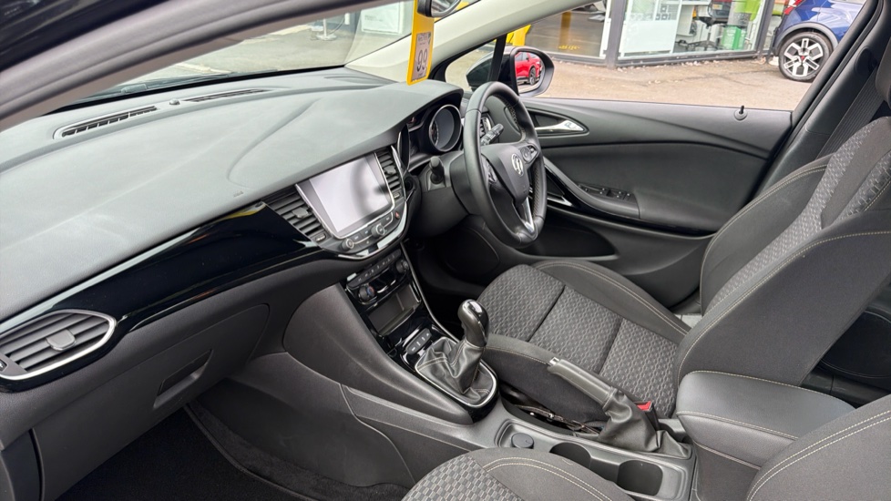 Vauxhall Astra 1.6T 16V 200 SRi Nav 5dr Petrol Hatchback - Image 9