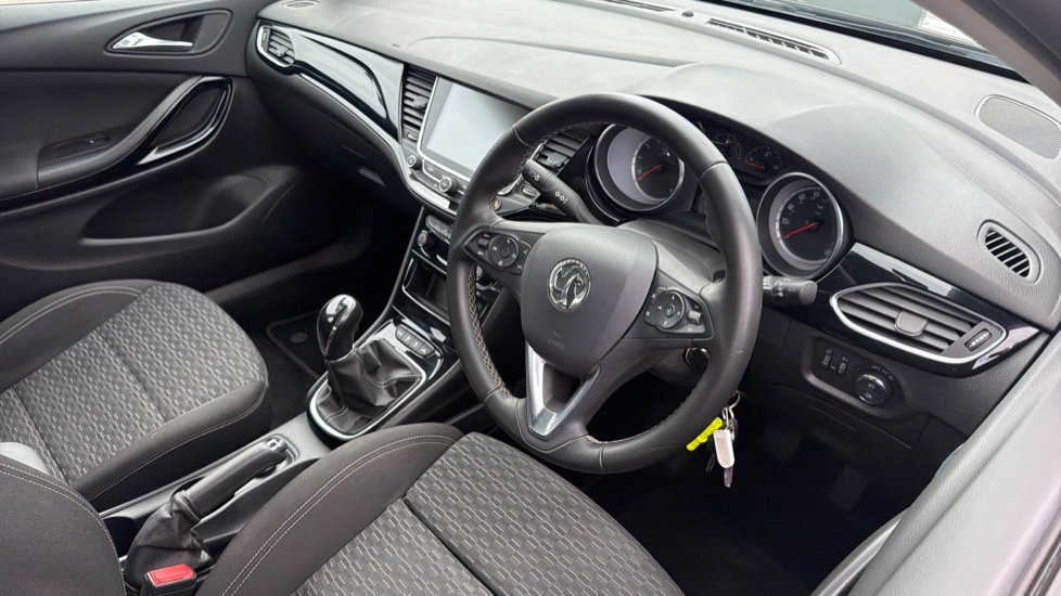 Vauxhall Astra 1.6T 16V 200 SRi Nav 5dr Petrol Hatchback - Image 11