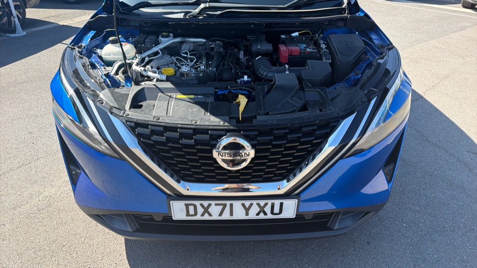Nissan Qashqai 1.3 DiG-T MH N-Connecta 5dr Petrol Hatchback - Image 8