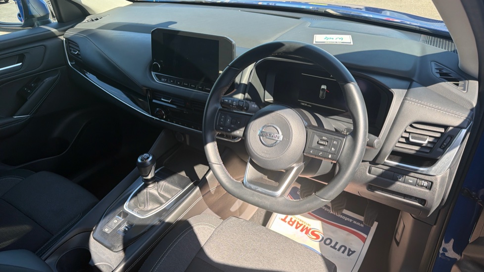 Nissan Qashqai 1.3 DiG-T MH N-Connecta 5dr Petrol Hatchback - Image 11