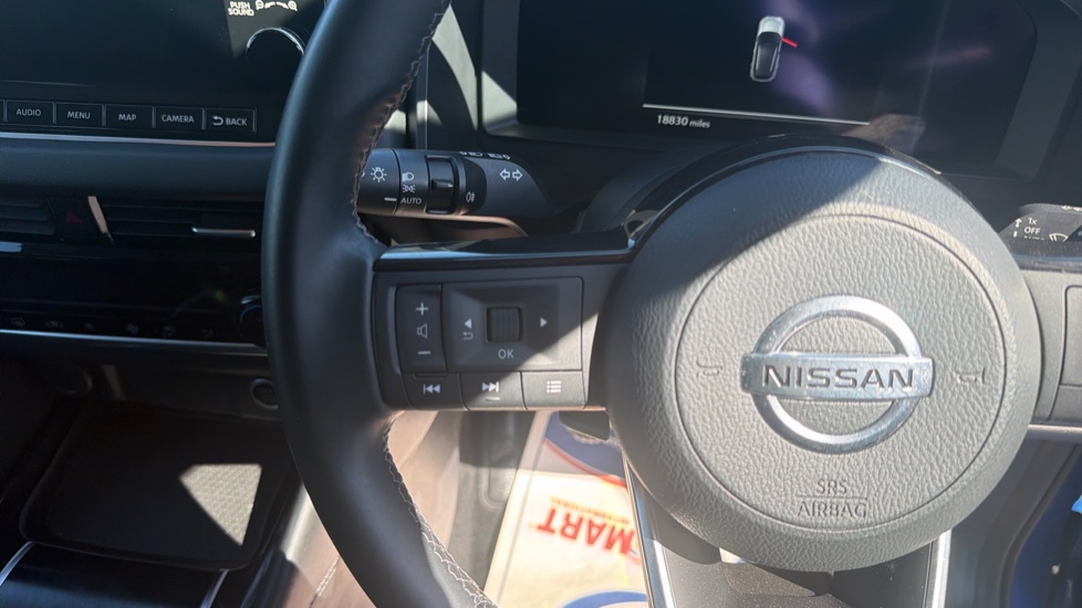 Nissan Qashqai 1.3 DiG-T MH N-Connecta 5dr Petrol Hatchback - Image 25