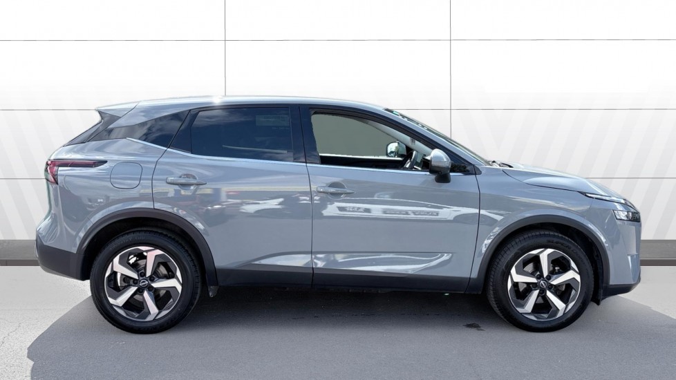 Nissan Qashqai 1.3 DiG-T MH 158 N-Connecta 5dr Xtronic Petrol Hatchback - Image 5