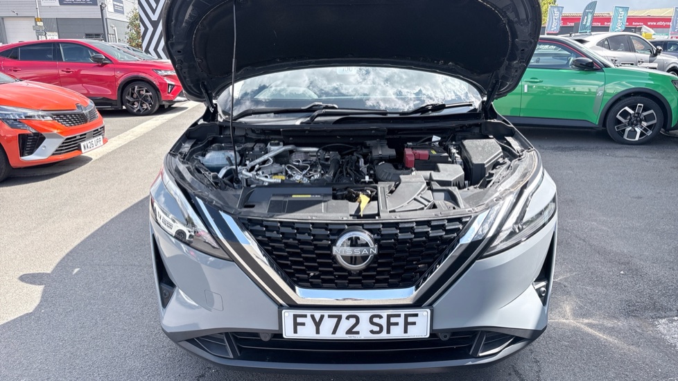 Nissan Qashqai 1.3 DiG-T MH 158 N-Connecta 5dr Xtronic Petrol Hatchback - Image 8