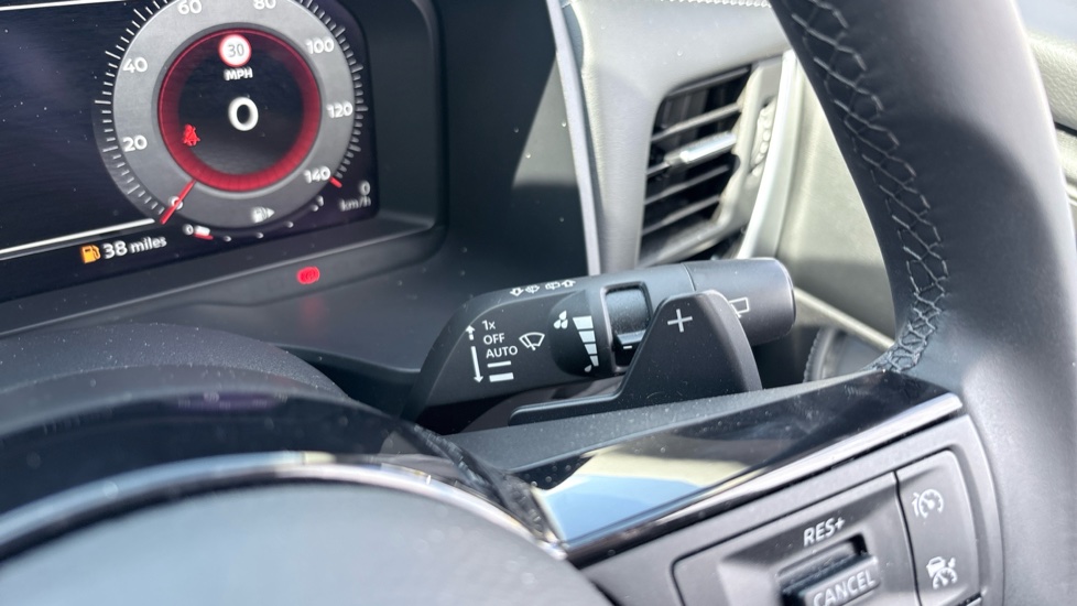 Nissan Qashqai 1.3 DiG-T MH 158 N-Connecta 5dr Xtronic Petrol Hatchback - Image 25