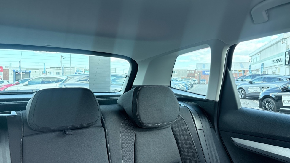 Skoda Karoq 1.5 TSI SE Drive 5dr Petrol Estate - Image 39