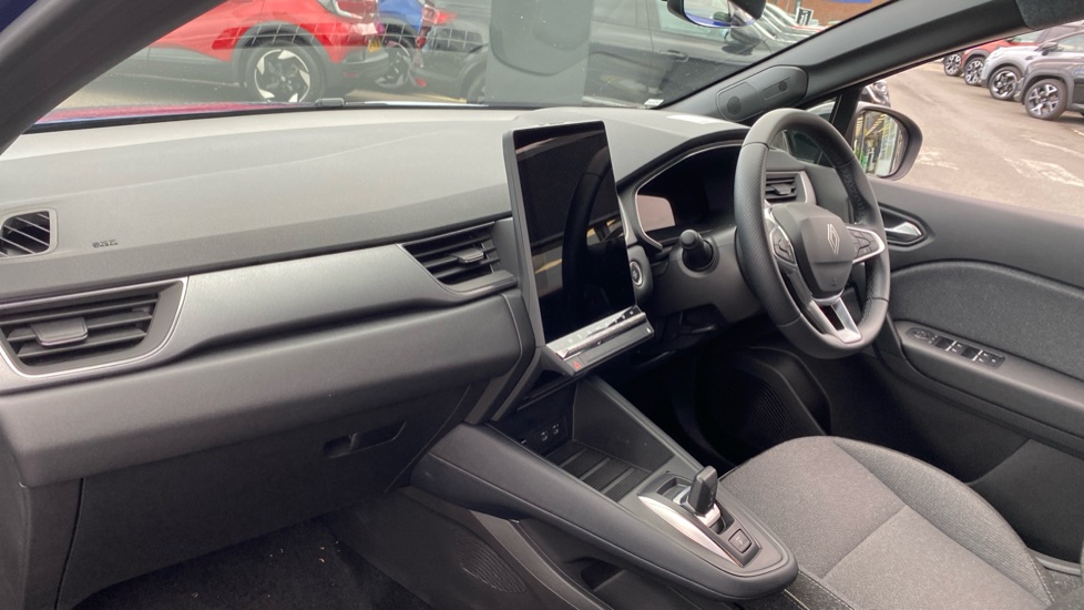 Renault Symbioz 1.8 E-Tech FHEV 160 Techno 5dr Auto Hybrid Estate - Image 9