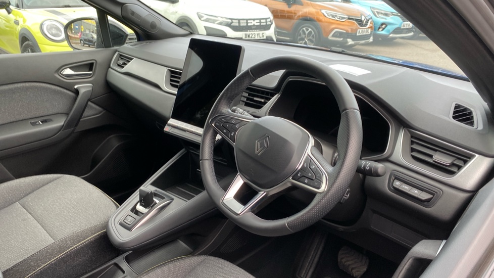 Renault Symbioz 1.8 E-Tech FHEV 160 Techno 5dr Auto Hybrid Estate - Image 11