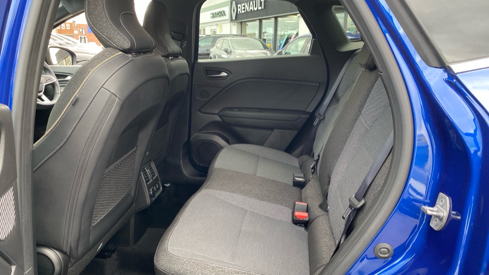 Renault Symbioz 1.8 E-Tech FHEV 160 Techno 5dr Auto Hybrid Estate - Image 16
