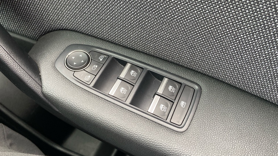 Renault Symbioz 1.8 E-Tech FHEV 160 Techno 5dr Auto Hybrid Estate - Image 34
