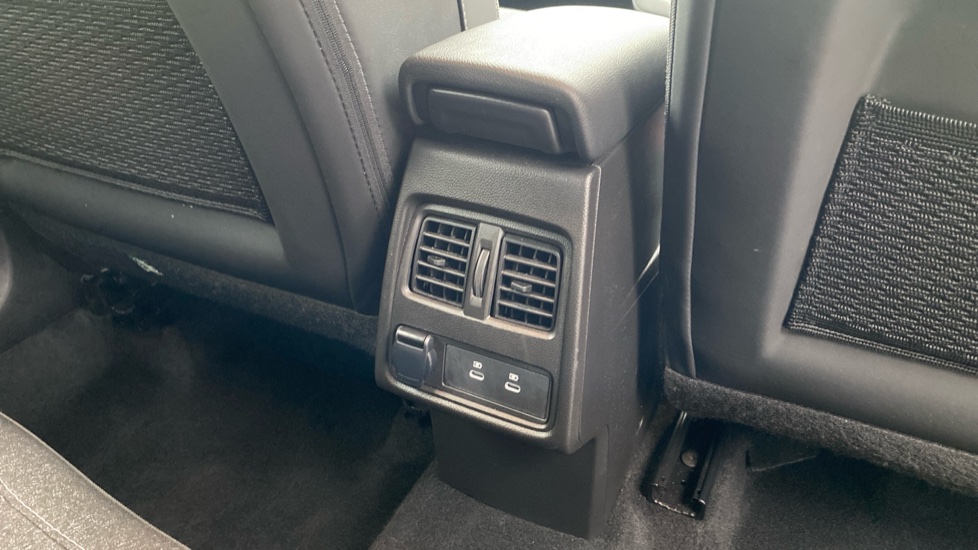 Renault Symbioz 1.8 E-Tech FHEV 160 Techno 5dr Auto Hybrid Estate - Image 37