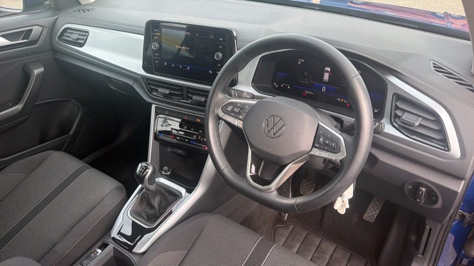 Volkswagen T-Roc 1.0 TSI Life 5dr Petrol Hatchback - Image 11