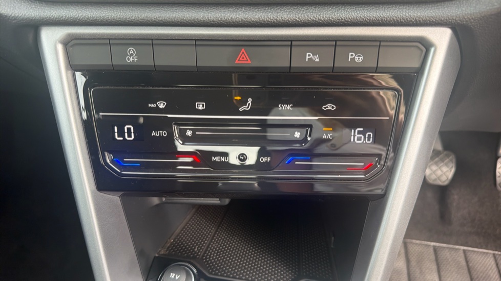 Volkswagen T-Roc 1.0 TSI Life 5dr Petrol Hatchback - Image 28