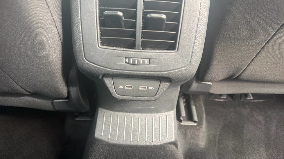 Volkswagen T-Roc 1.0 TSI Life 5dr Petrol Hatchback - Image 33