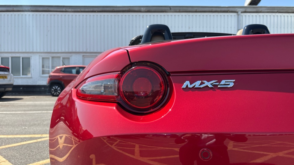 Mazda MX-5 2.0 Sport Nav 2dr Petrol Convertible - Image 25